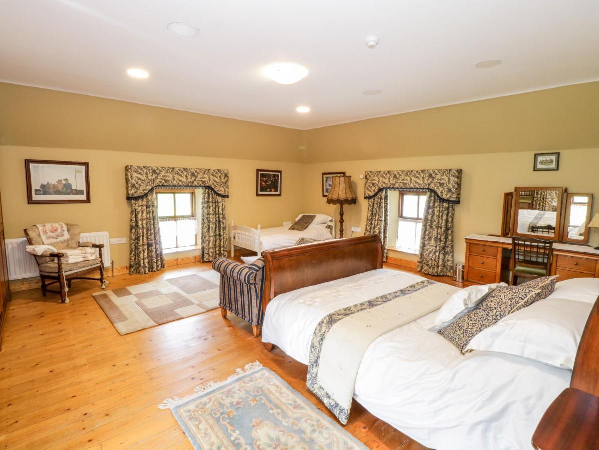 An Maide Ban Villa Cootehill Luaran gambar